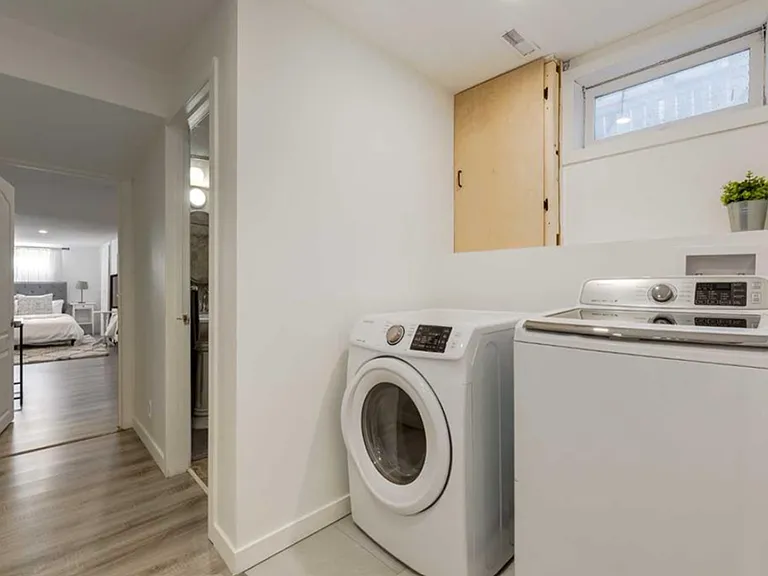 64 W Whitefield Cres NE #6 — Photo 11