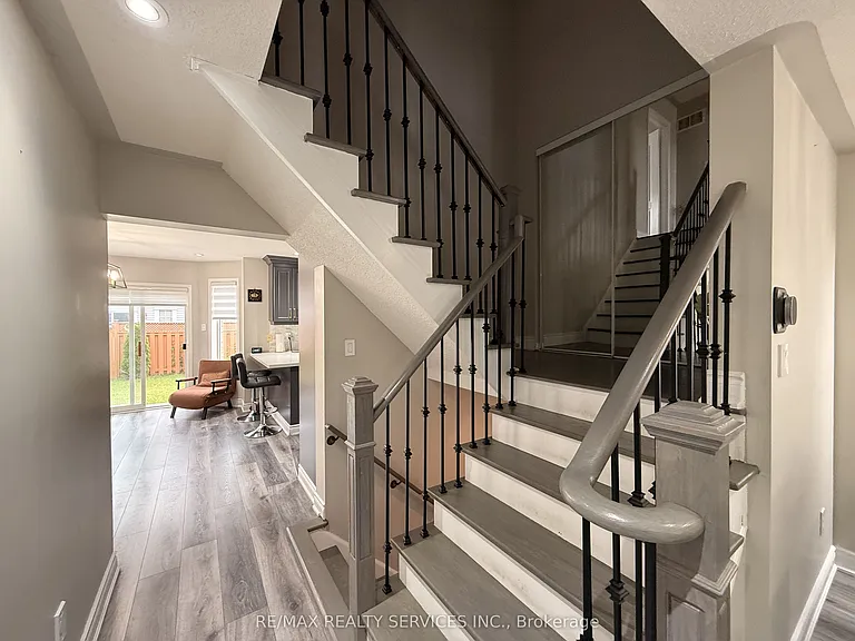 36 Burnt Elm Dr — Photo 9