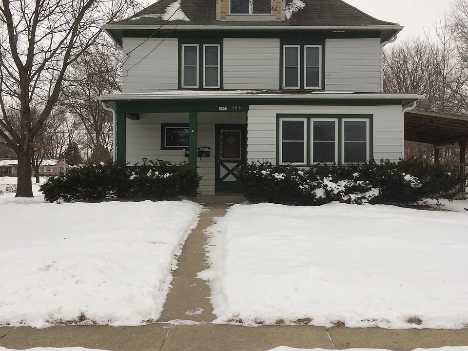 6807 Elmwood Ave #2
