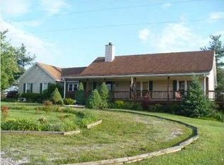 912 Veechdale Rd, Simpsonville, KY 40067