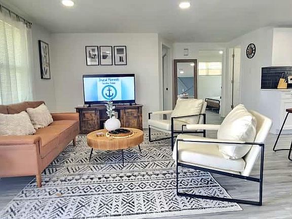 3rd image of 4012 VALENCIA DRIVE