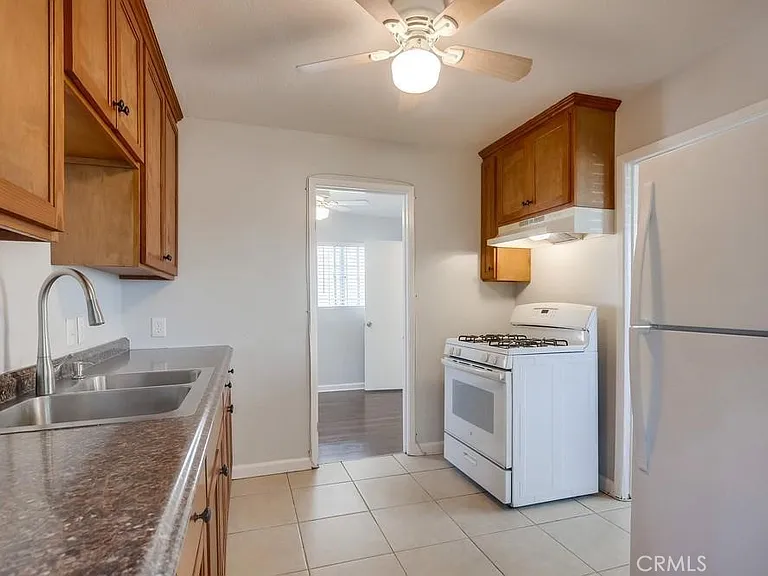 1007 Lewis Ave — Photo 10