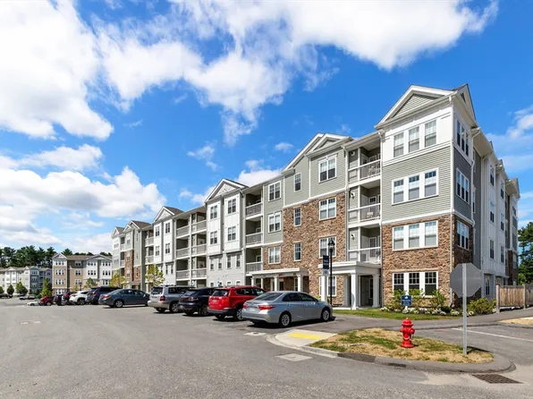 250 Martins Lndg #207, North Reading, MA 01864