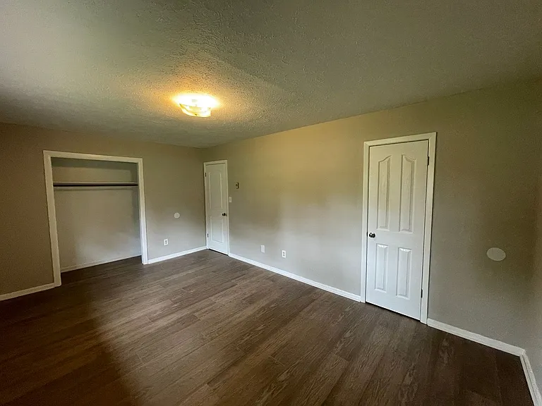 6008 Leo Dr — Photo 6