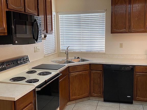 4th image of 250 James Ct