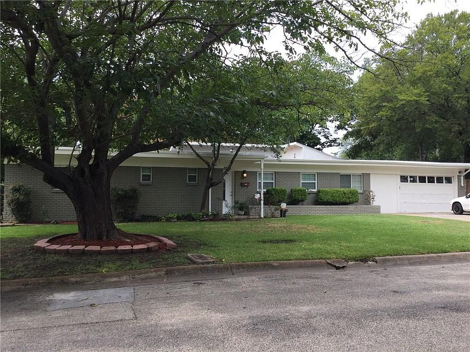 1st image of 3529 Labadie Dr
