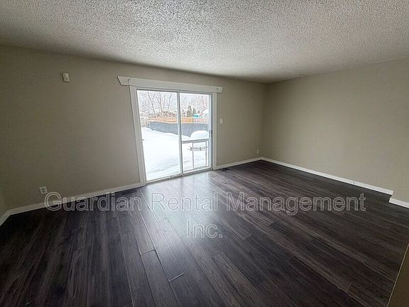 3rd image of 366 Wentworth Cres