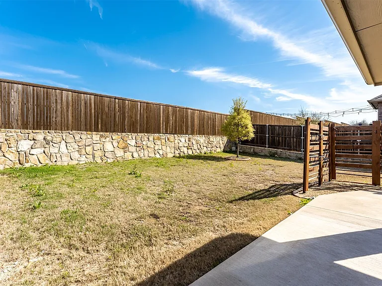 716 Bluebird Way — Photo 11