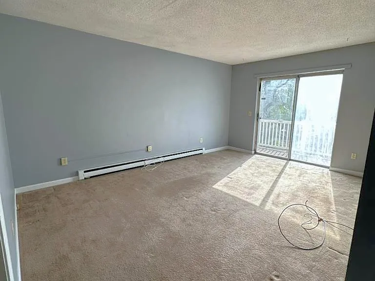 176 Lincoln St #9 — Photo 6