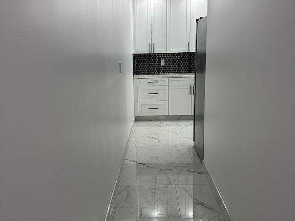 3rd image of 1112 NE 2nd Ct #1