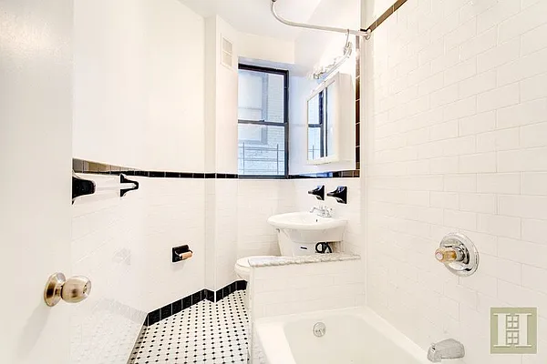 Rented by Halstead Real Estate | media 17