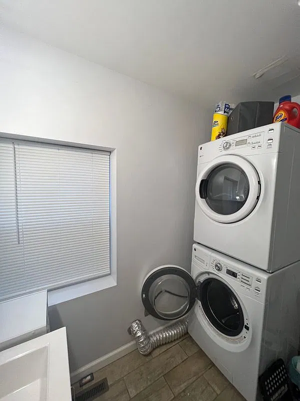 5 bed, 2.0 bath, 1400 sqft, $730 — Photo 4
