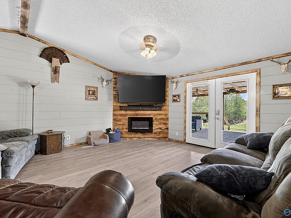 5th image of 712 Meeks Rd