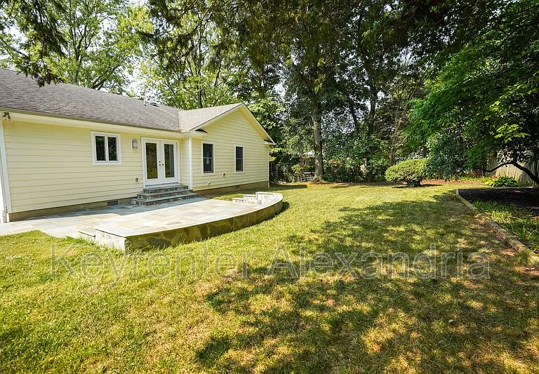 906 Neal Dr — Photo 52