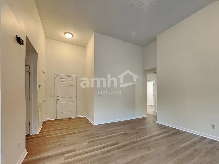 604 Lake Lennox Dr — Photo 9