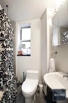 Rented by Bond New York | media 30