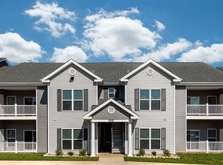 201 Turtle Dr APT 100, Fenton, MO 63026