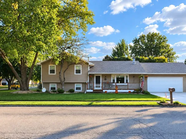 1102 Woodwind Dr, Plano, IL 60545