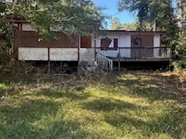 967 Lake Dr, Snellville, GA 30039
