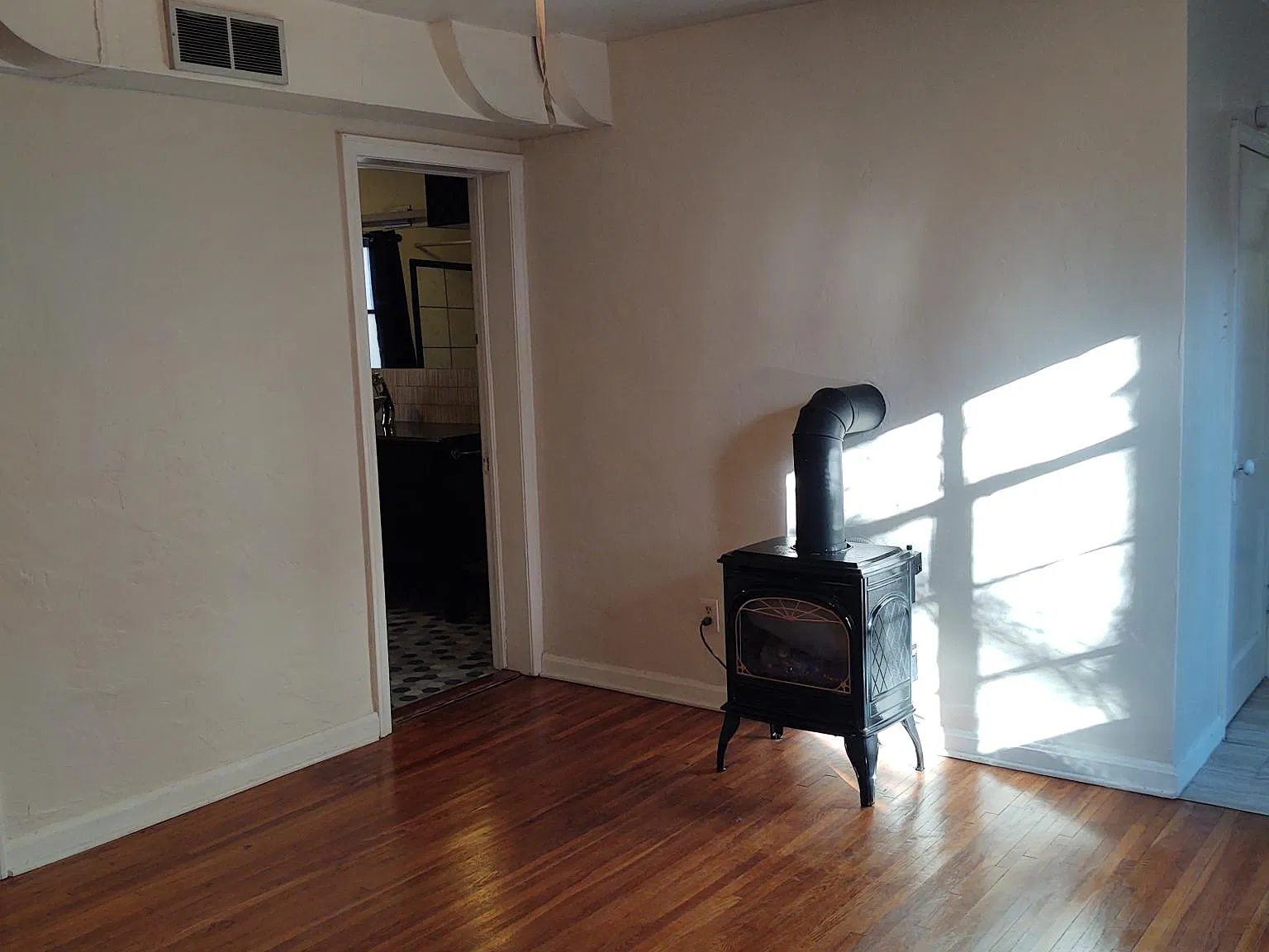 1716 15th Ave — Photo 3