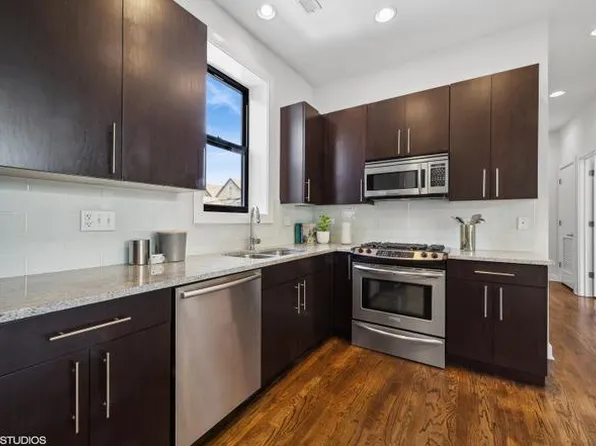 1501 N Bosworth Ave APT 2C, Chicago, IL 60642