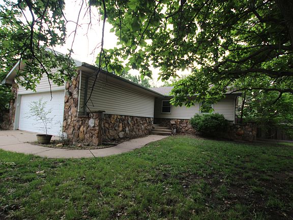 2nd image of 512 N Cardington St
