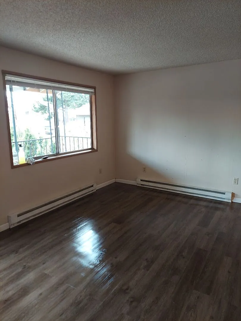 Maplecrest Apartments — Photo 3