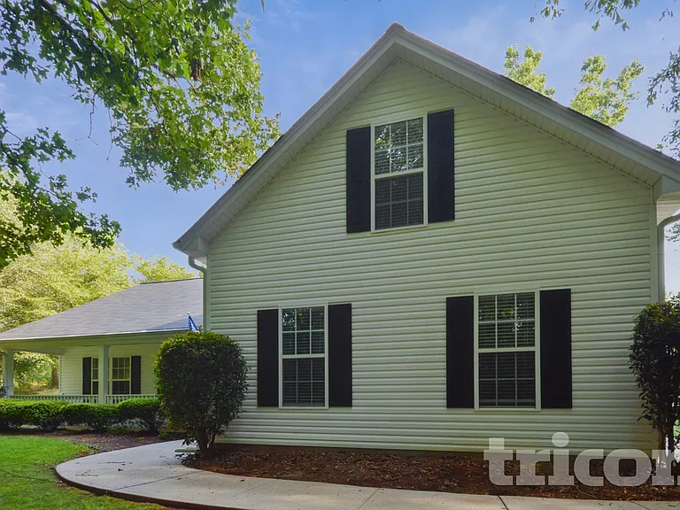 35 Crooked Creek Dr — Photo 1