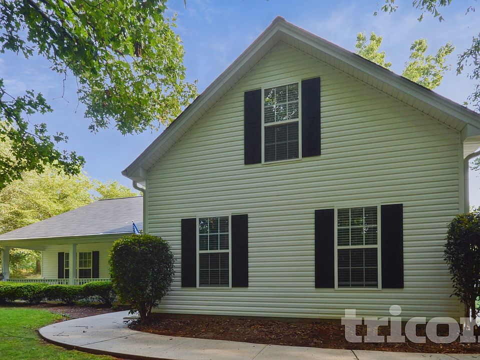 1st image of 35 Crooked Creek Dr