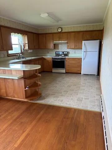 3 bed, 1.5 bath, 1288 sqft, $1,700 — Photo 4