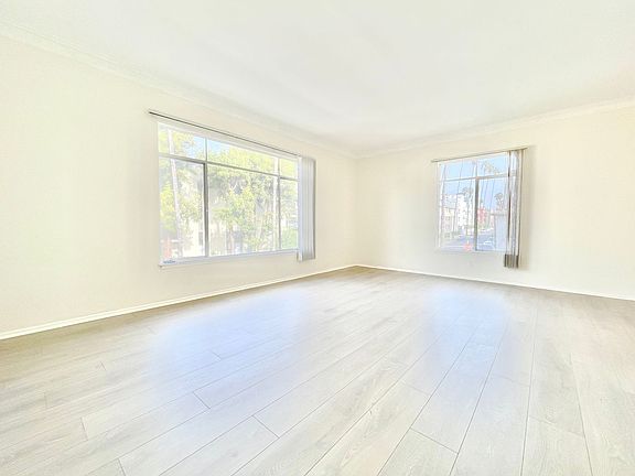 5th image of 501 S Harvard Blvd #15