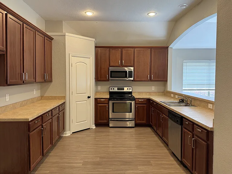 60 Kramer Ln — Photo 9