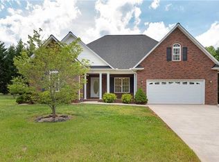 25 Wittenburg Springs Dr, Taylorsville, NC 28681