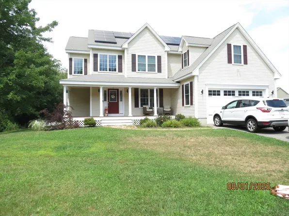 37 Bacon St, Pepperell, MA 01463