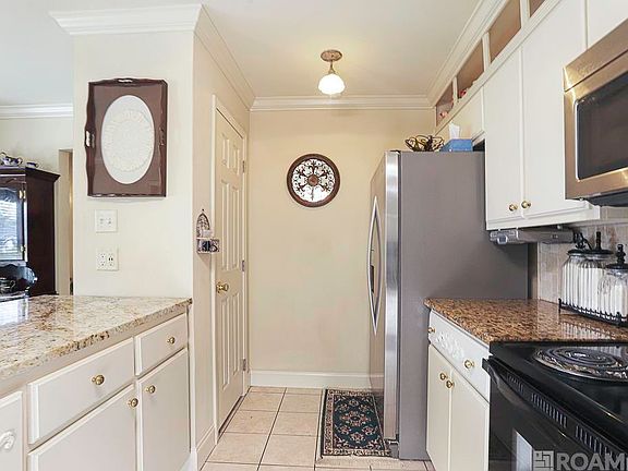 5th image of 1925 W Marsden Pl