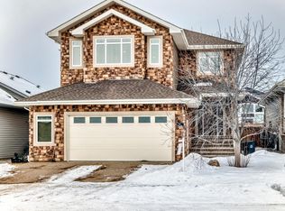 6 Wade Ave, Leduc, AB T9E 0N8
