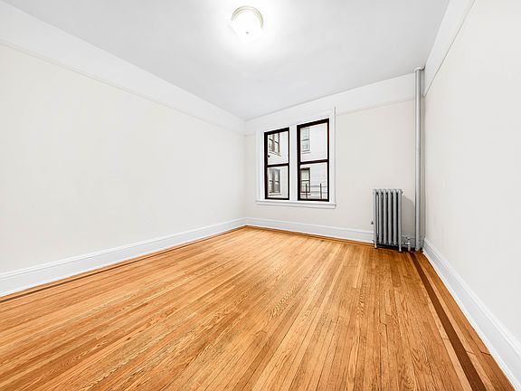 3rd image of 2205 37th St APT 2H