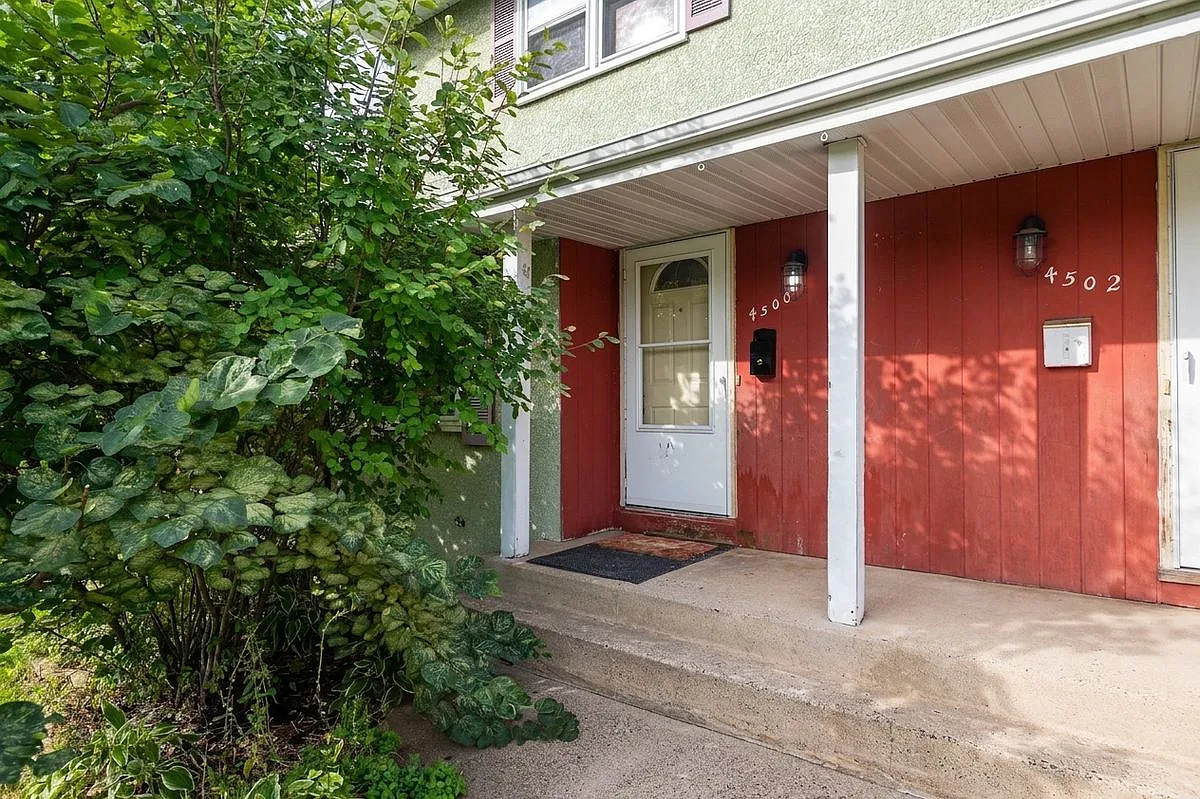 2 bed, 1.5 bath, 1200 sqft, $1,795 — Photo 1