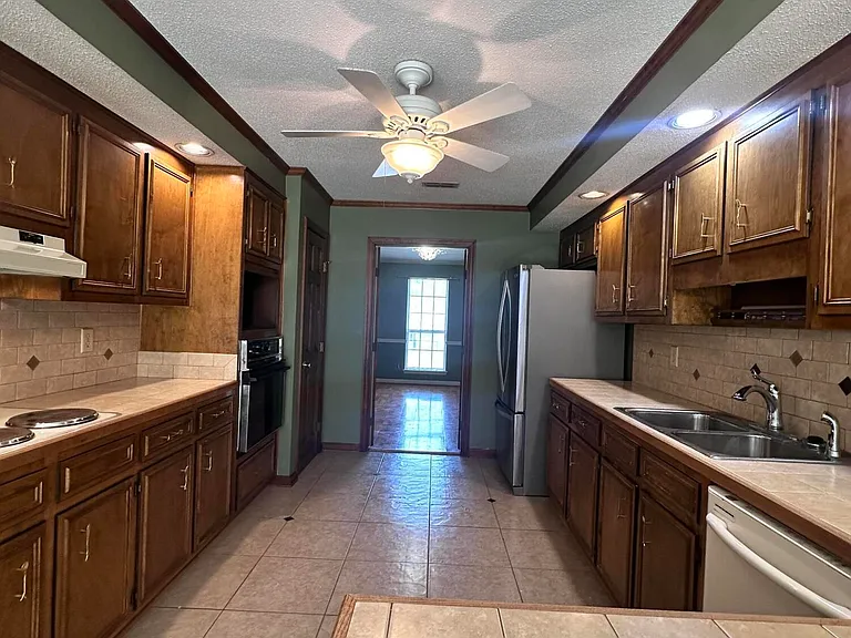 4497 Amanda Ln — Photo 16