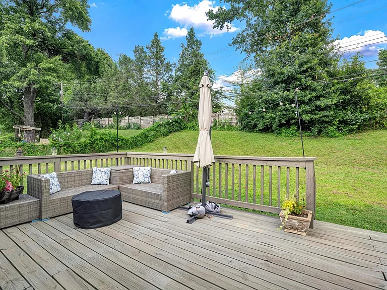 322 Spring Meadows Dr — Photo 26