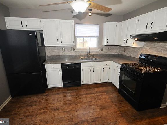 5th image of 224 Birch Hollow Dr