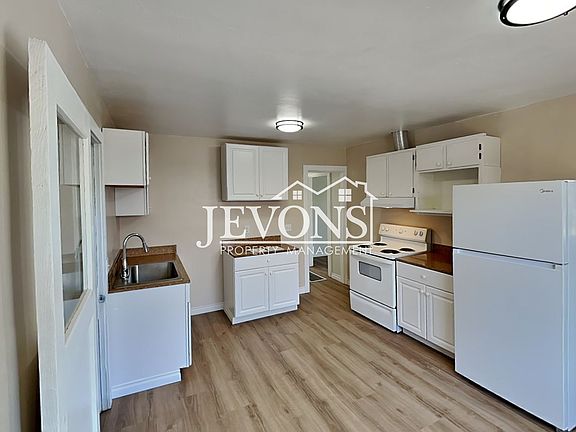 2nd image of 419 W 3rd St