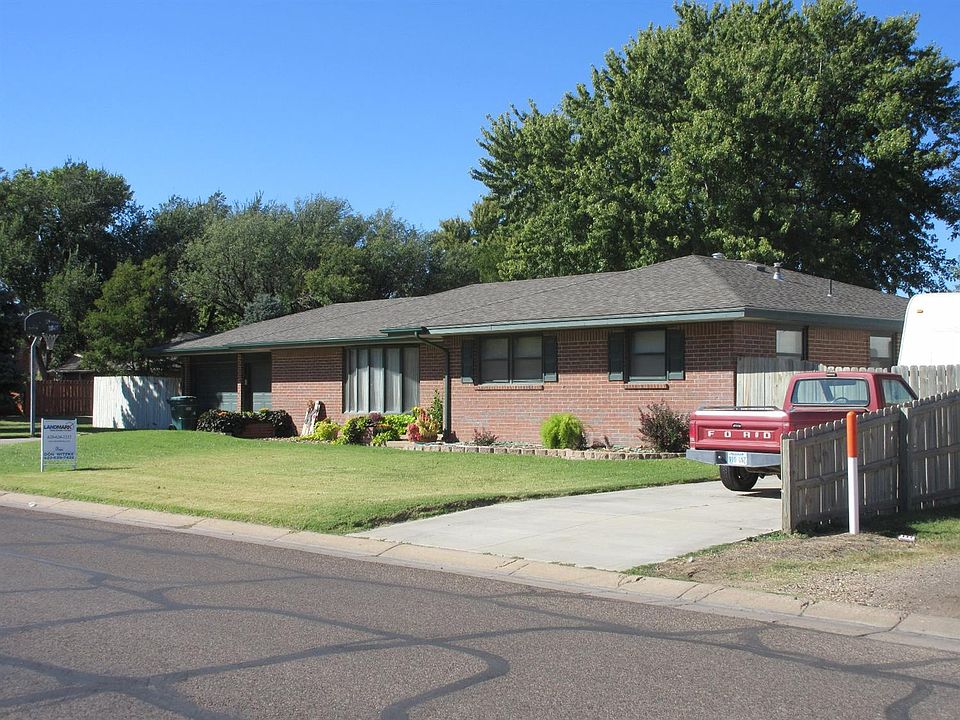 1st image of 121 Lilac Dr