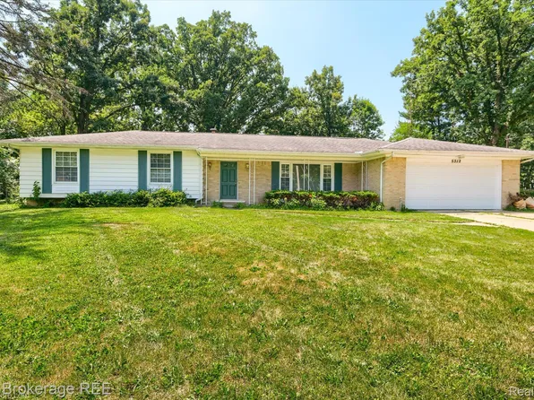 5312 Michael Ct, Grand Blanc, MI 48439