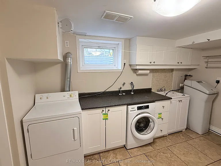 18 Mackenzie Dr #BASEMENT — Photo 16