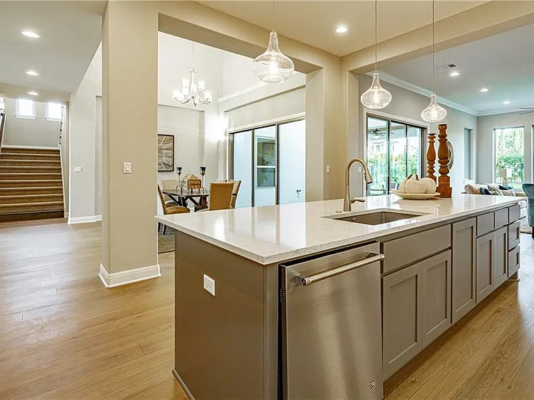 511 Woodside Ter — Photo 25
