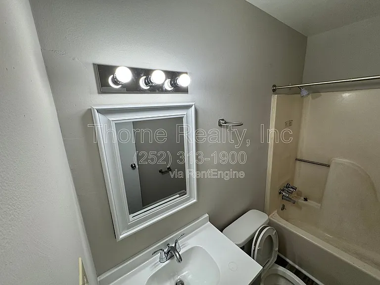 2257 Sherwood Ave — Photo 13