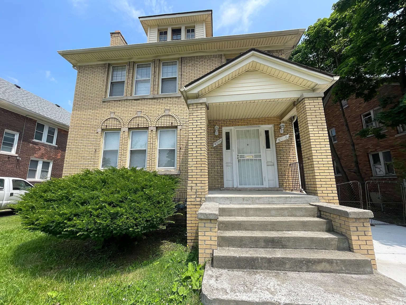 3 bed, 1600 sqft, $1,100 — Photo 2