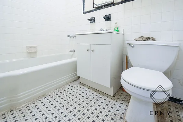 Rented by ERNY LLC | media 20