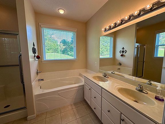 5th image of 1124 Meadow Vista Dr